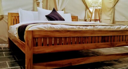 Yrelka Holiday Camps | Rooms & Pool Room Type - LUXURY SWISS TENT