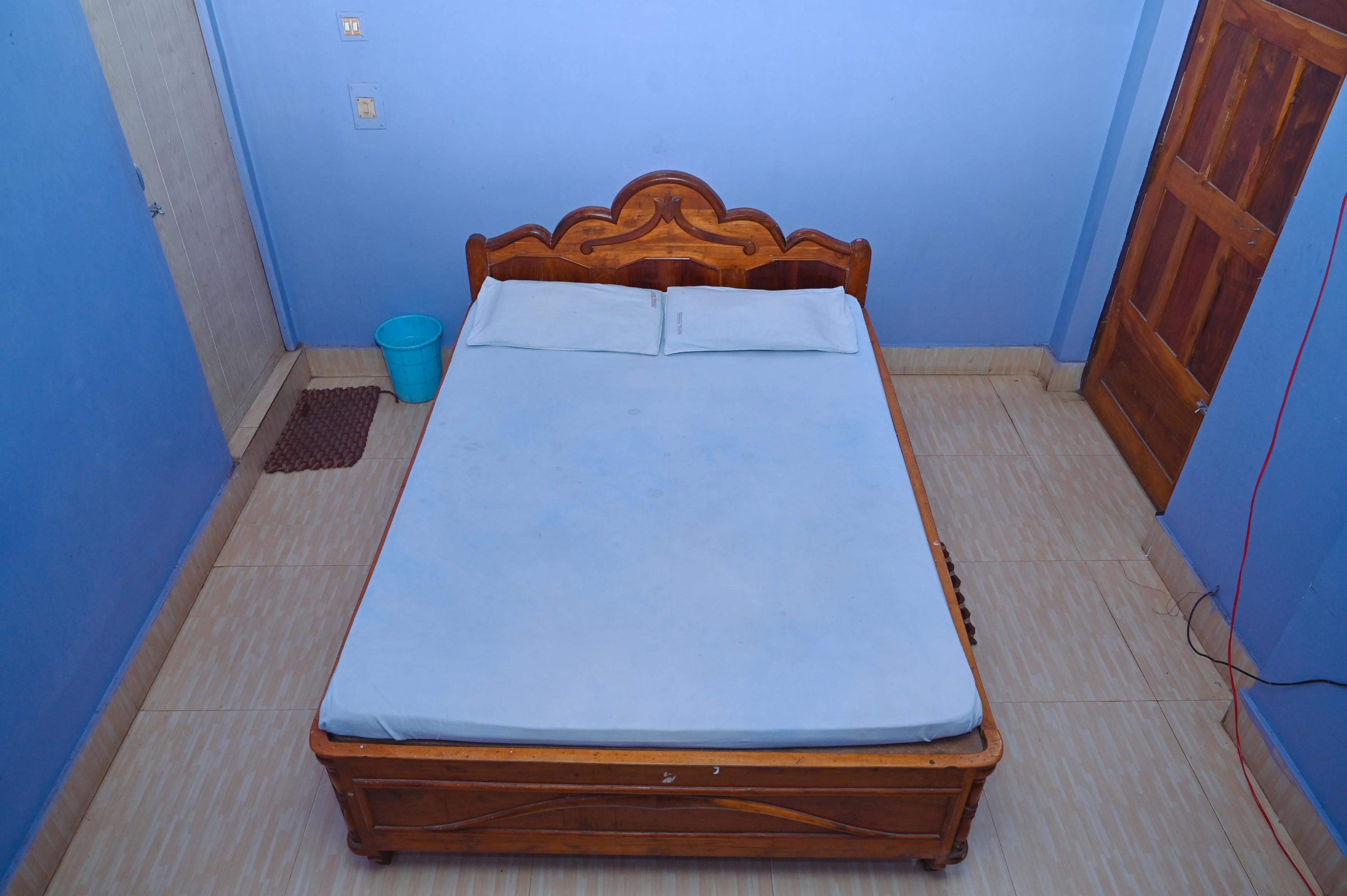 Hotel Yashoda Room Type - Double Bed AC Room