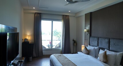 Hotel Idhayan Palace (A Unit of RVM Group) Room Type - Premium Plus With Balcony
