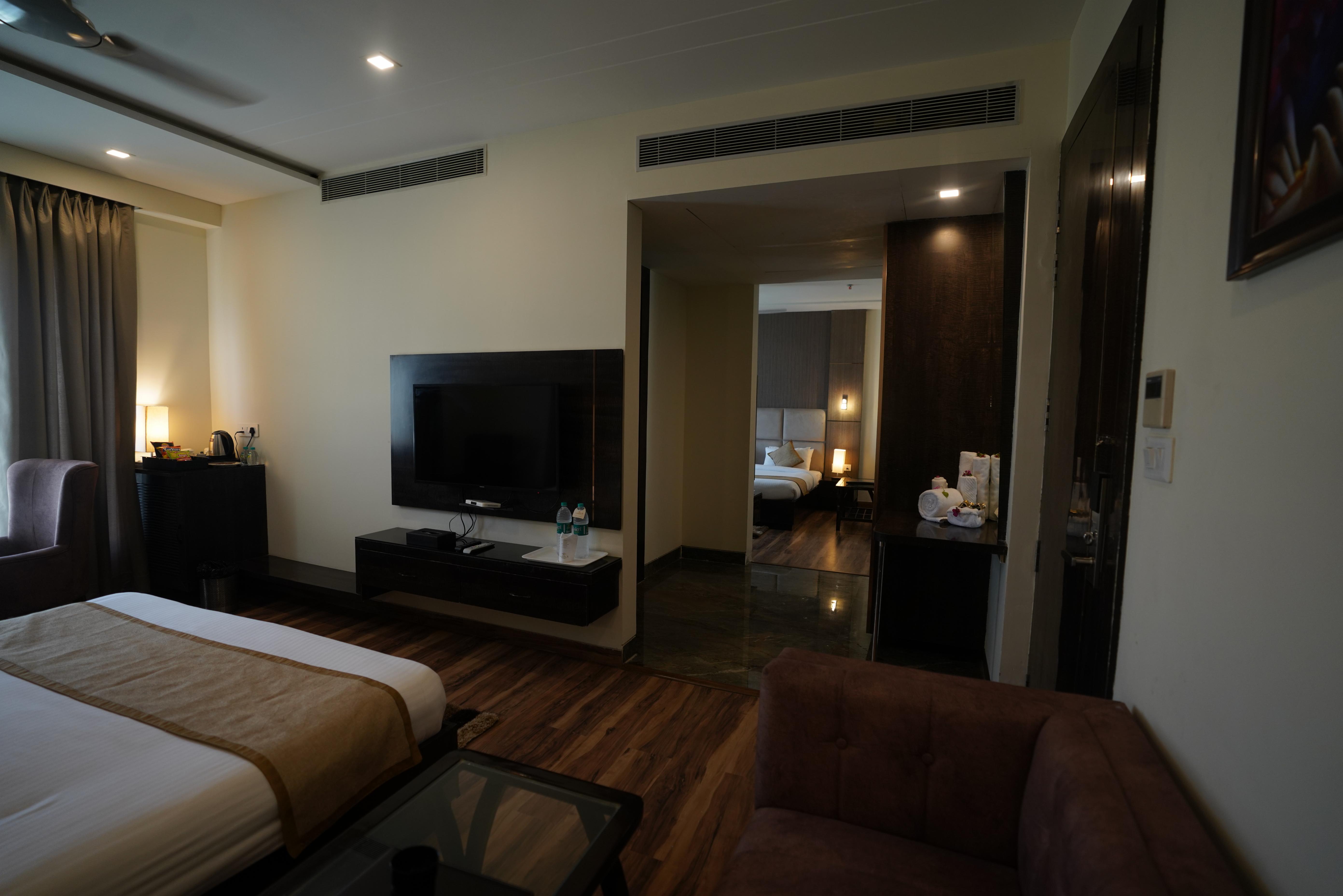 Hotel Idhayan Palace (A Unit of RVM Group) Room Type - IDHAYAN SUITE (FAMILY) ROOM