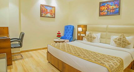 Hotel Hira Inn@10mins From Railway & Bus Station Room Type - Super Deluxe Room