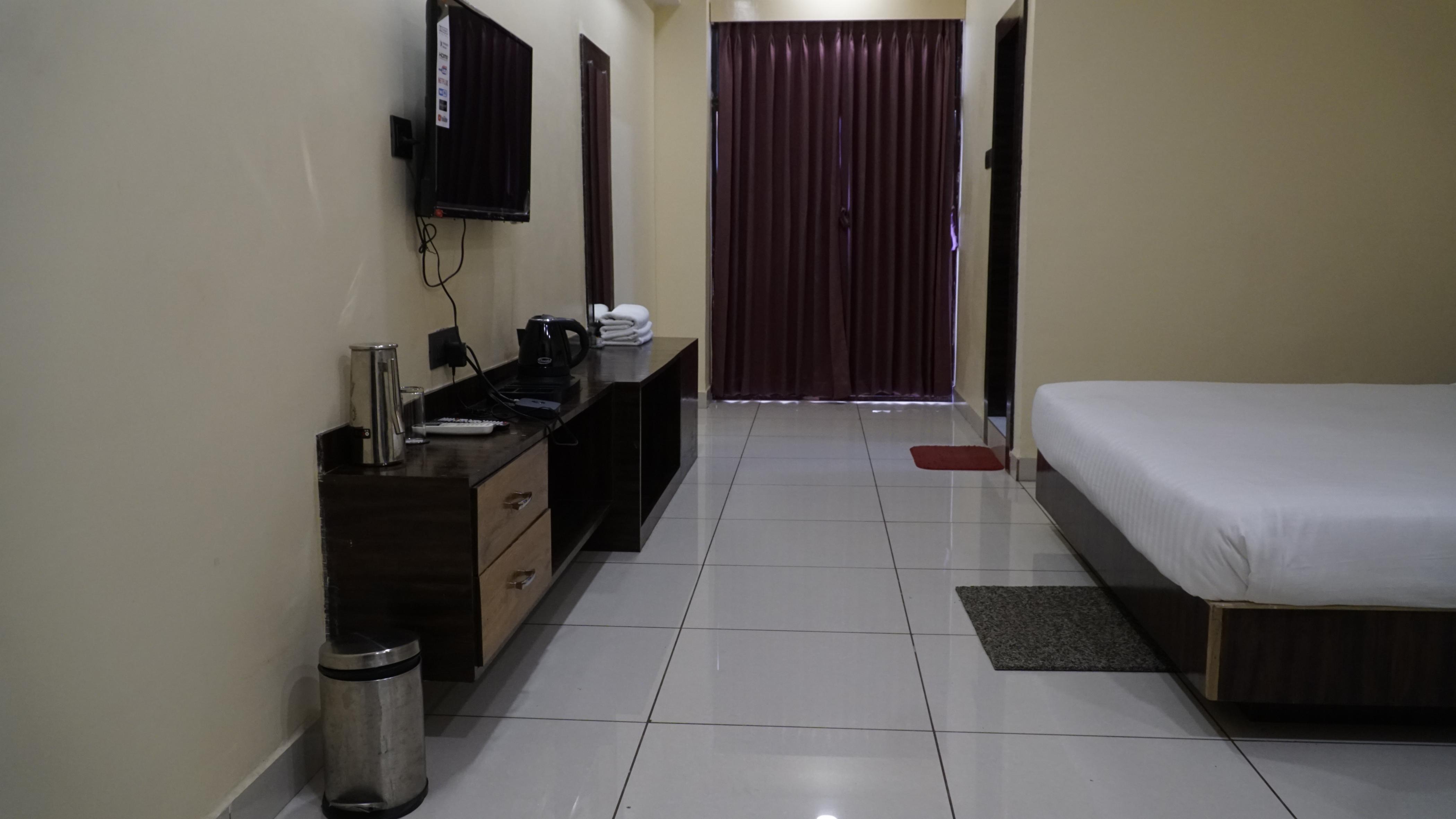Sri Vishnu View Hotel - Tap to explore photos