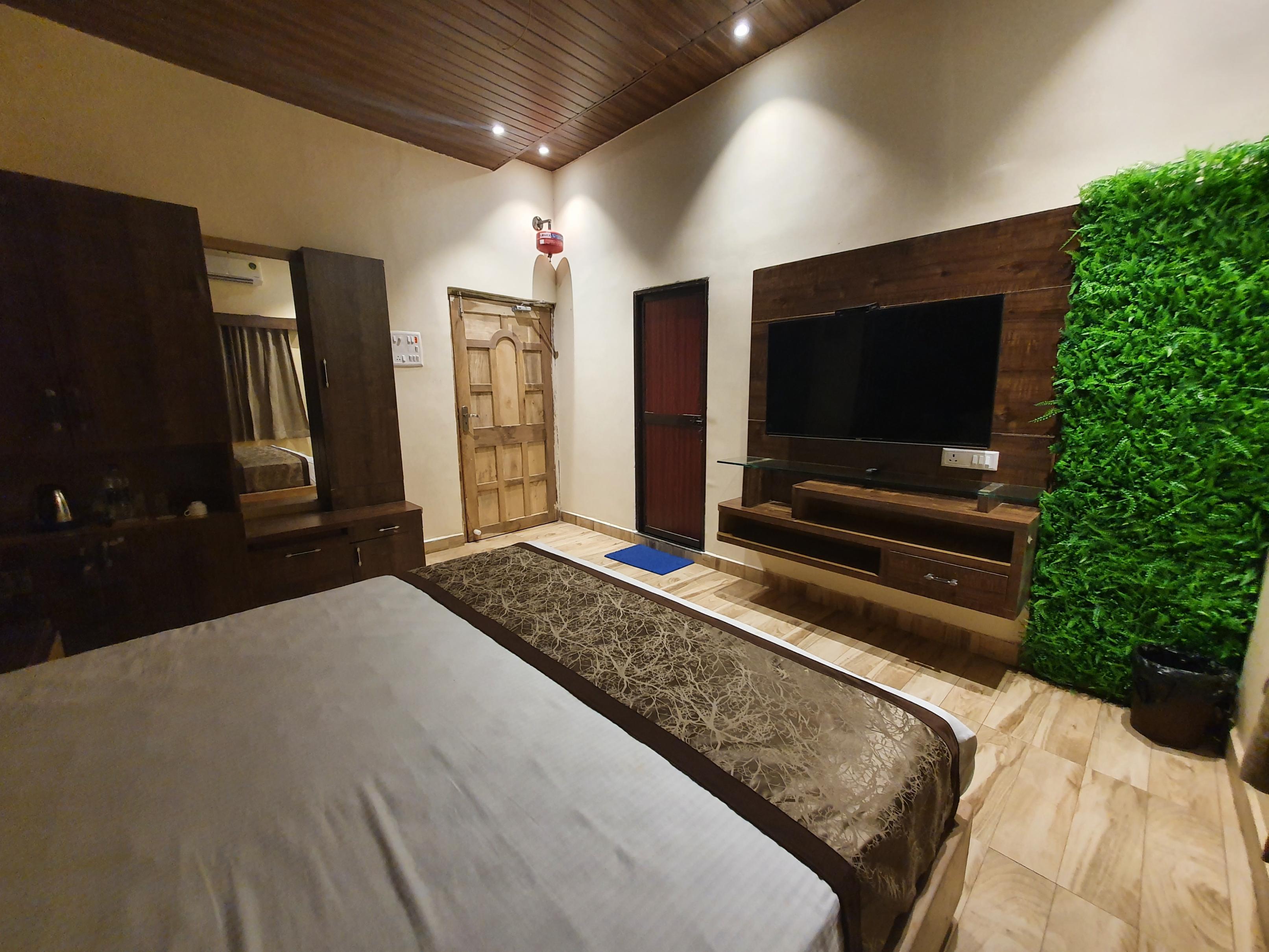 FOCUS CLUB AND RESORT Room Type - Royal Suit Room