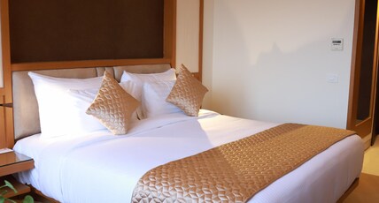 Clarion Inn Indore Room Type - Deluxe Room