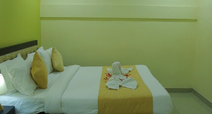 Hotel Sky Park Room Type - Executive Room Twin Bed