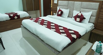 SJH Venkatesh Room Type - Deluxe Triple Room