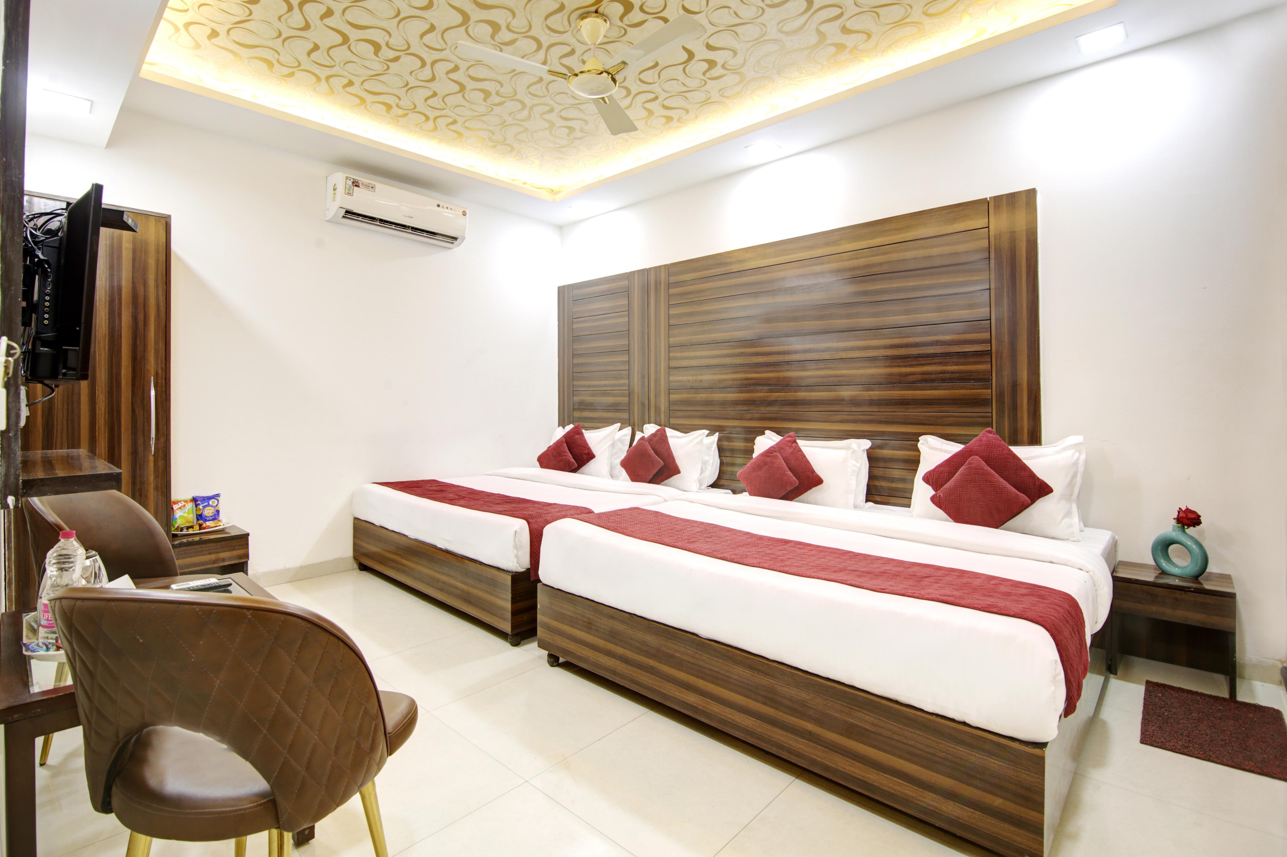 Hotel Chanakya Delhi Airport - Tap to explore photos