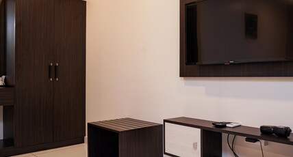 Le Valor by Crezenta Room Type - STUDIO COTTAGE AC