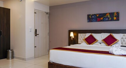 Le Valor by Crezenta Room Type - PREMIUM AC