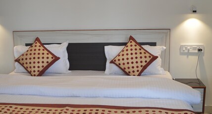 Kyarki Resort Room Type - Deluxe Cottage with mountain view