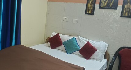 Hotel Shiv Palace Room Type - Basic room