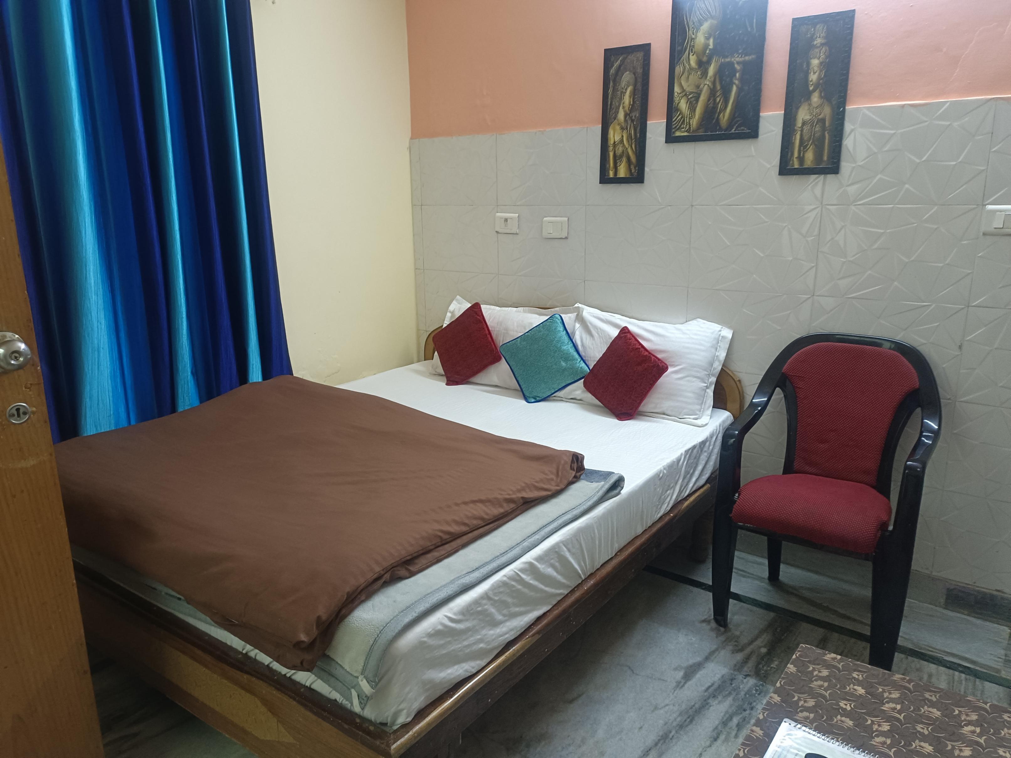 Hotel Shiv Palace - Tap to explore photos