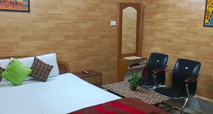 Hotel Shiv Palace Room Type - Standard Room