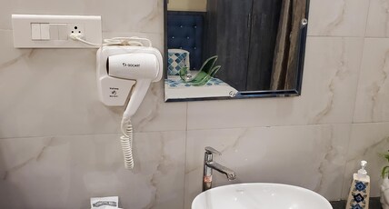 Hotel Mari Aai Room Type - Family Suite