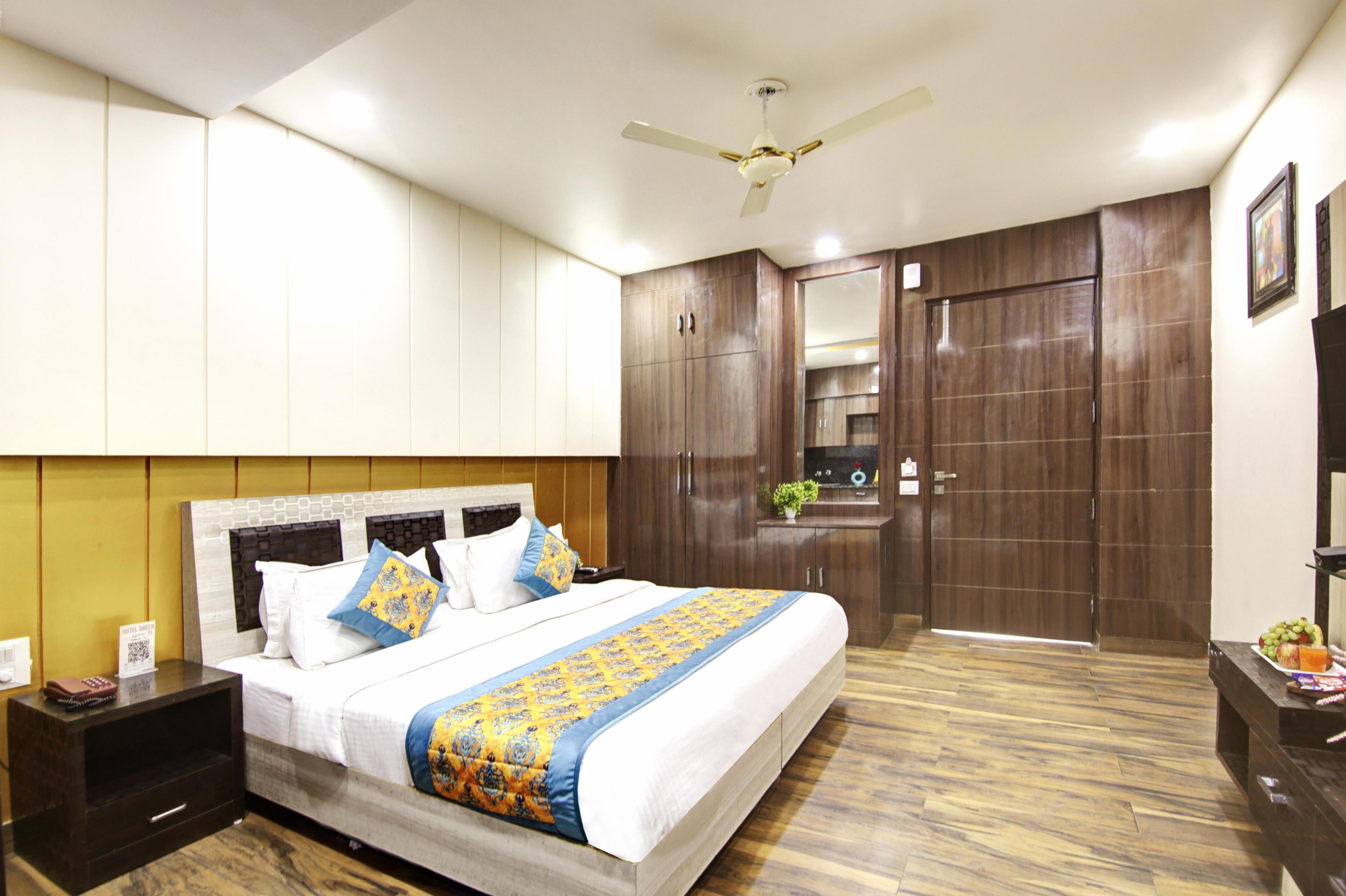 Hotel Grand Manor Room Type - Deluxe Room