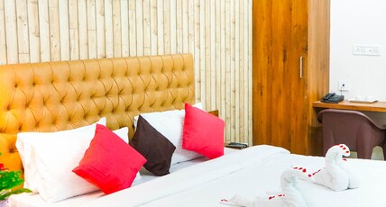 Homey Meadows - Vizag Beach Room Type - Family Room - King Bed