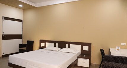 MTDC Ganpatipule Room Type - VIP Suite AC with Balcony