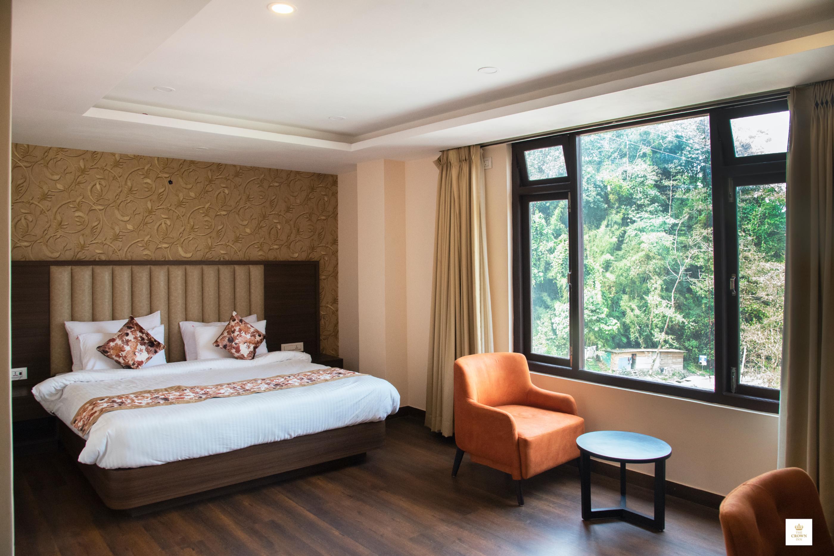 The Crown Inn Room Type - Super Deluxe Room