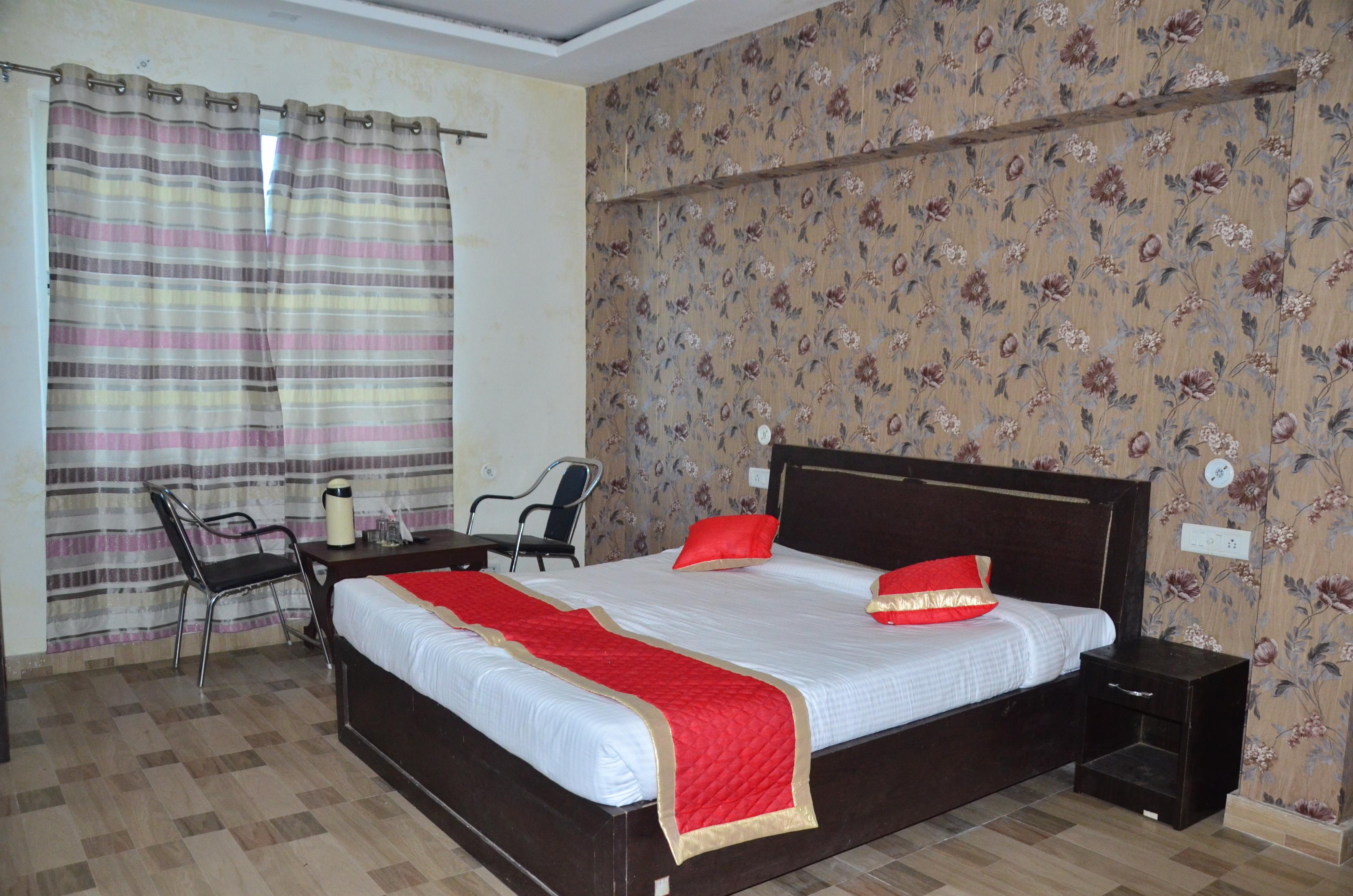 Hotel Gomti Inn Akbarpur Room Type - Super Deluxe Rooms