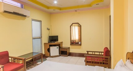 Dipti Hotel and Restaurant Room Type - Deluxe room