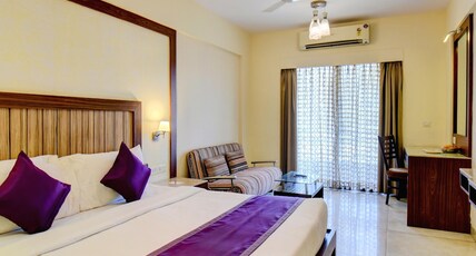 VITS Lonavala Room Type - Deluxe King Room