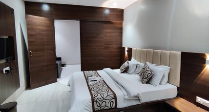 Hotel Runwal Tower, Ichalkaranji Room Type - Suite Room