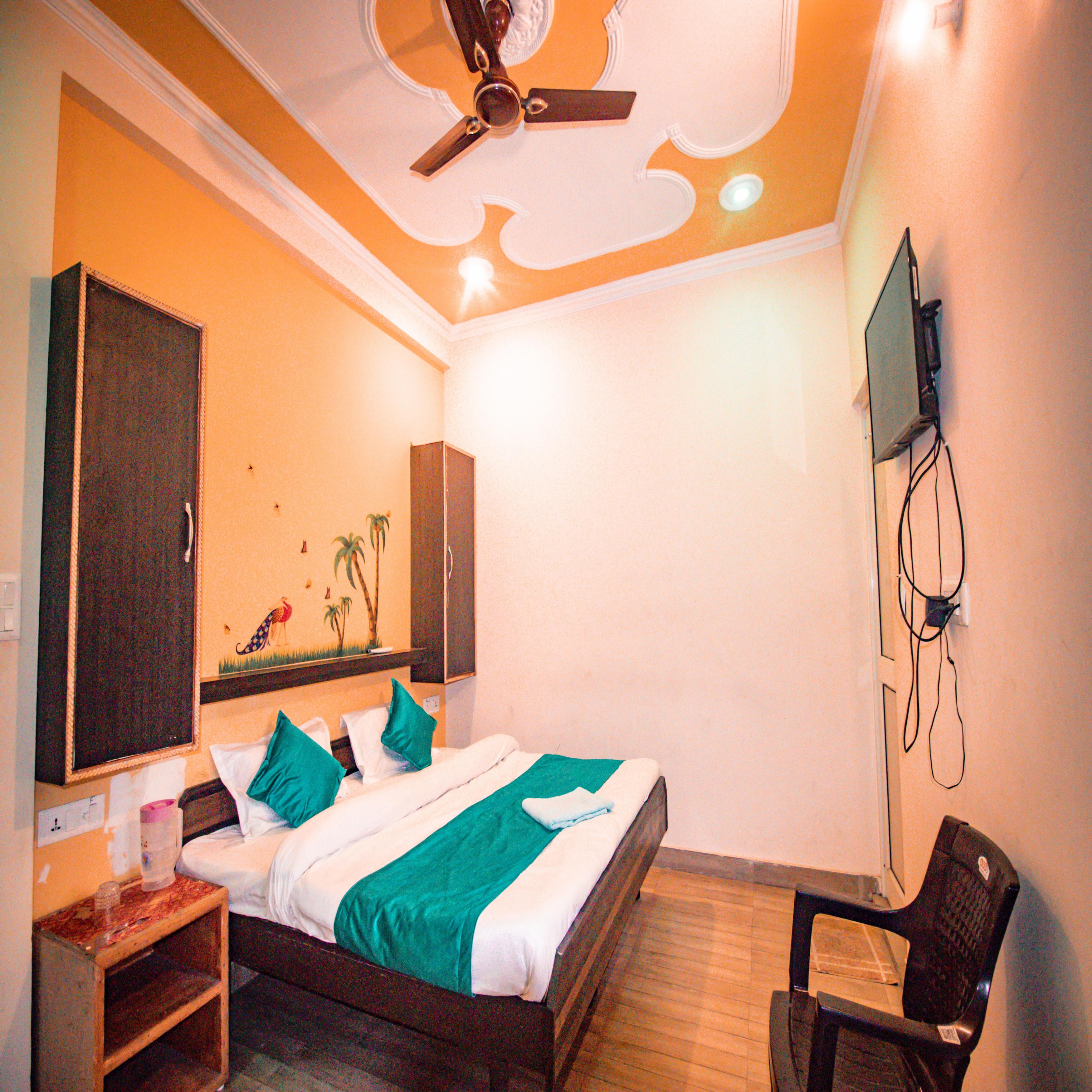 Triple One Hostel & Hotel - Near Lakshman Jhula - Tap to explore photos