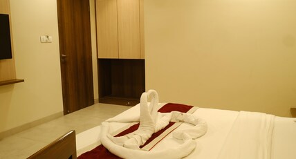 Hotel Saineel Residency Room Type - Super Deluxe Room