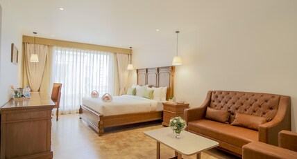 Jade Suites - Luxury Boutique Hotel Room Type - Executive Room