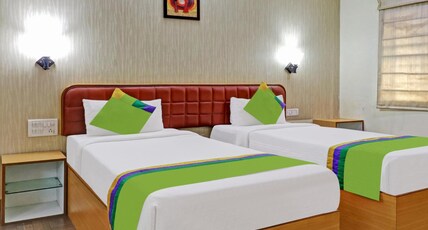 Treebo Akshaya Mayflower Vijaya Bank Layout Room Type - Deluxe Family Room Treebo Akshaya Mayflower Vijaya Bank Layout Room Type - Deluxe Family Room
