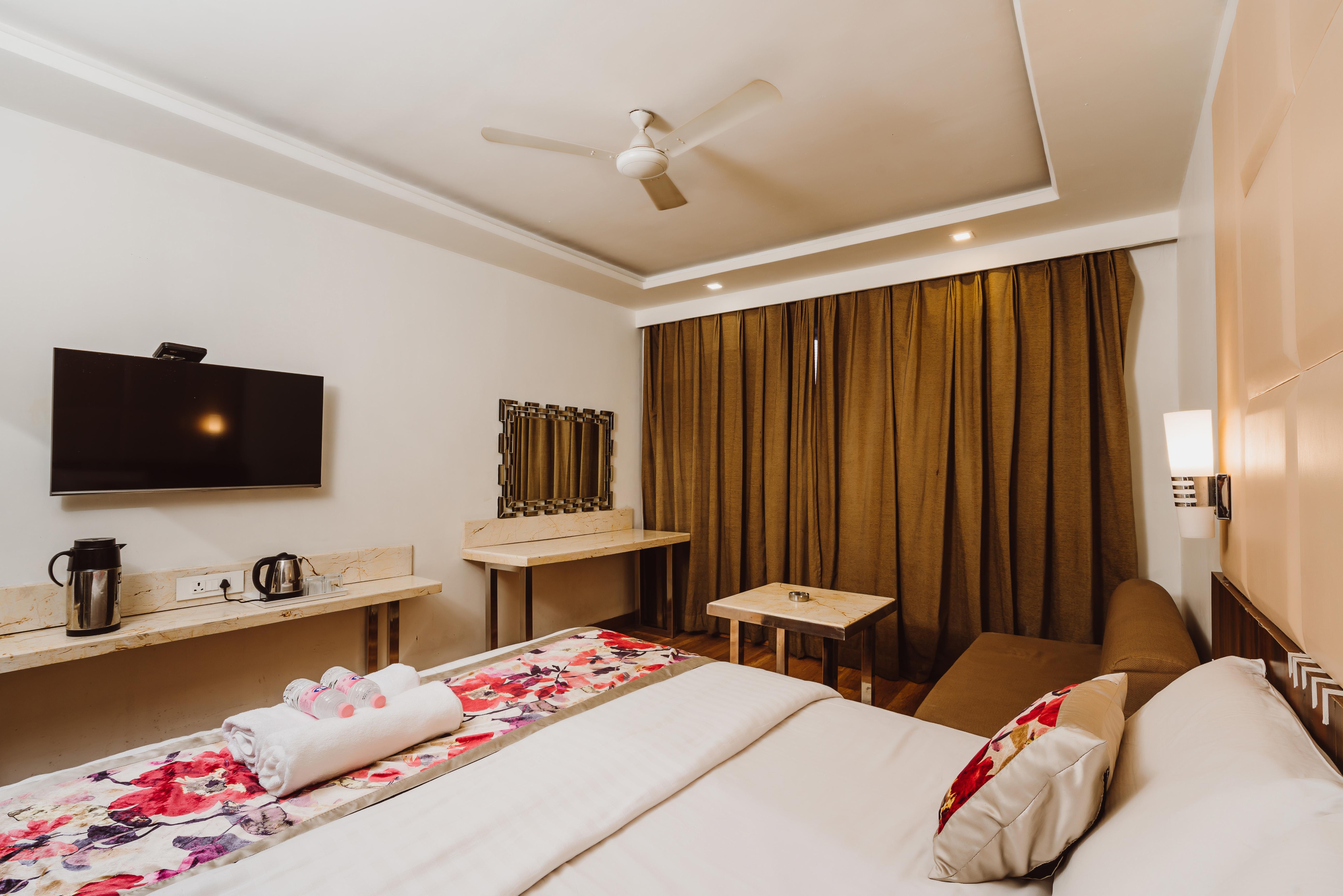 The Deep Hotel (Govind Nagar) - Tap to explore photos