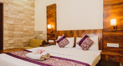 The Deep Hotel (Govind Nagar) Room Type - CLASSIC ROOM
