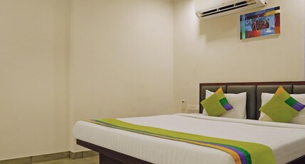 Treebo Lazystay Grand Patia Room Type - Deluxe Room