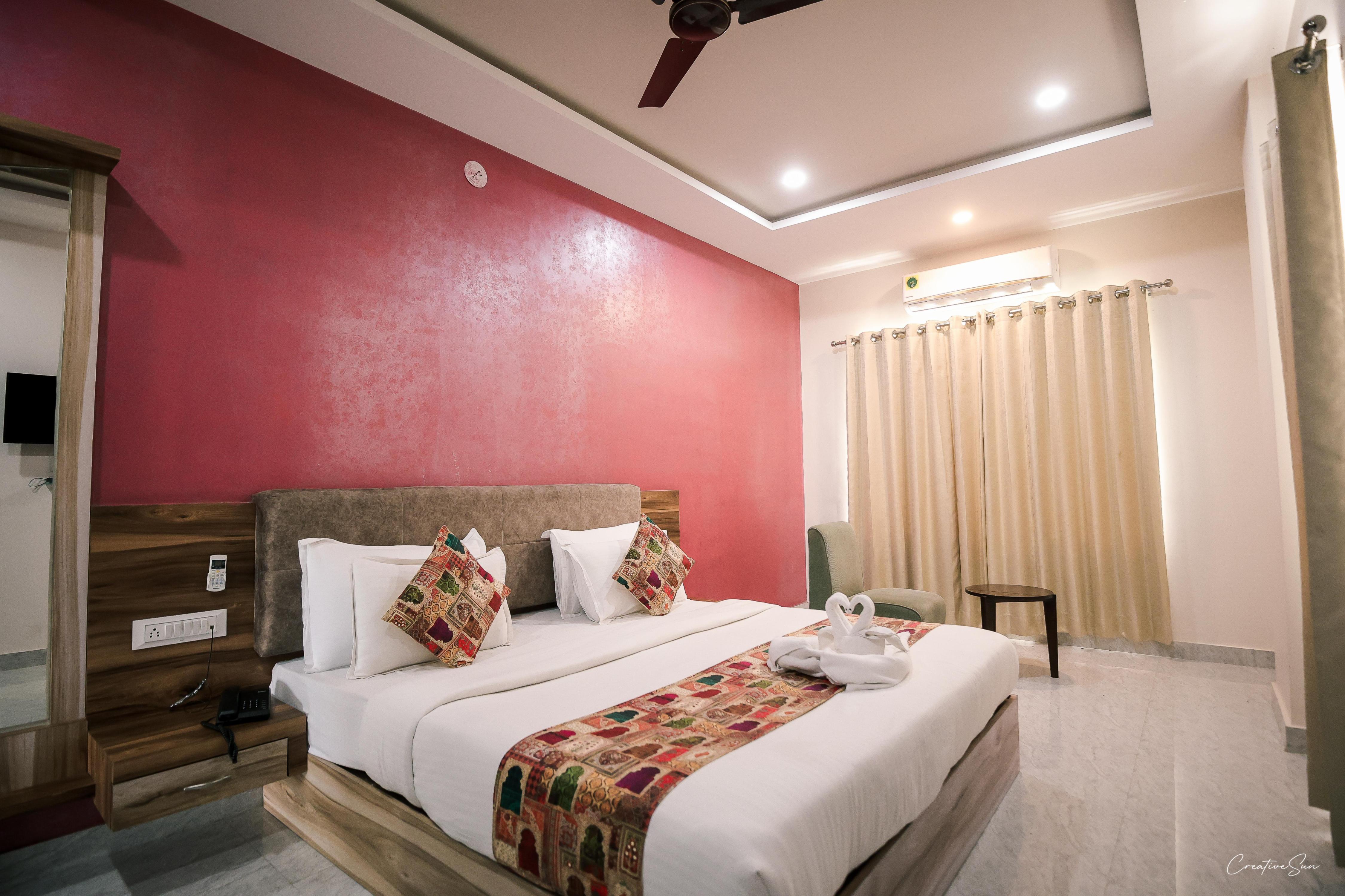 Hotel Paramount  Near Monsoon Palace Room Type - Deluxe Room