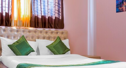 Treebo Naunidh Suites Room Type - Deluxe Room