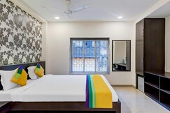 Itsy Hotels Neeranand Plaza, Bhawanipur