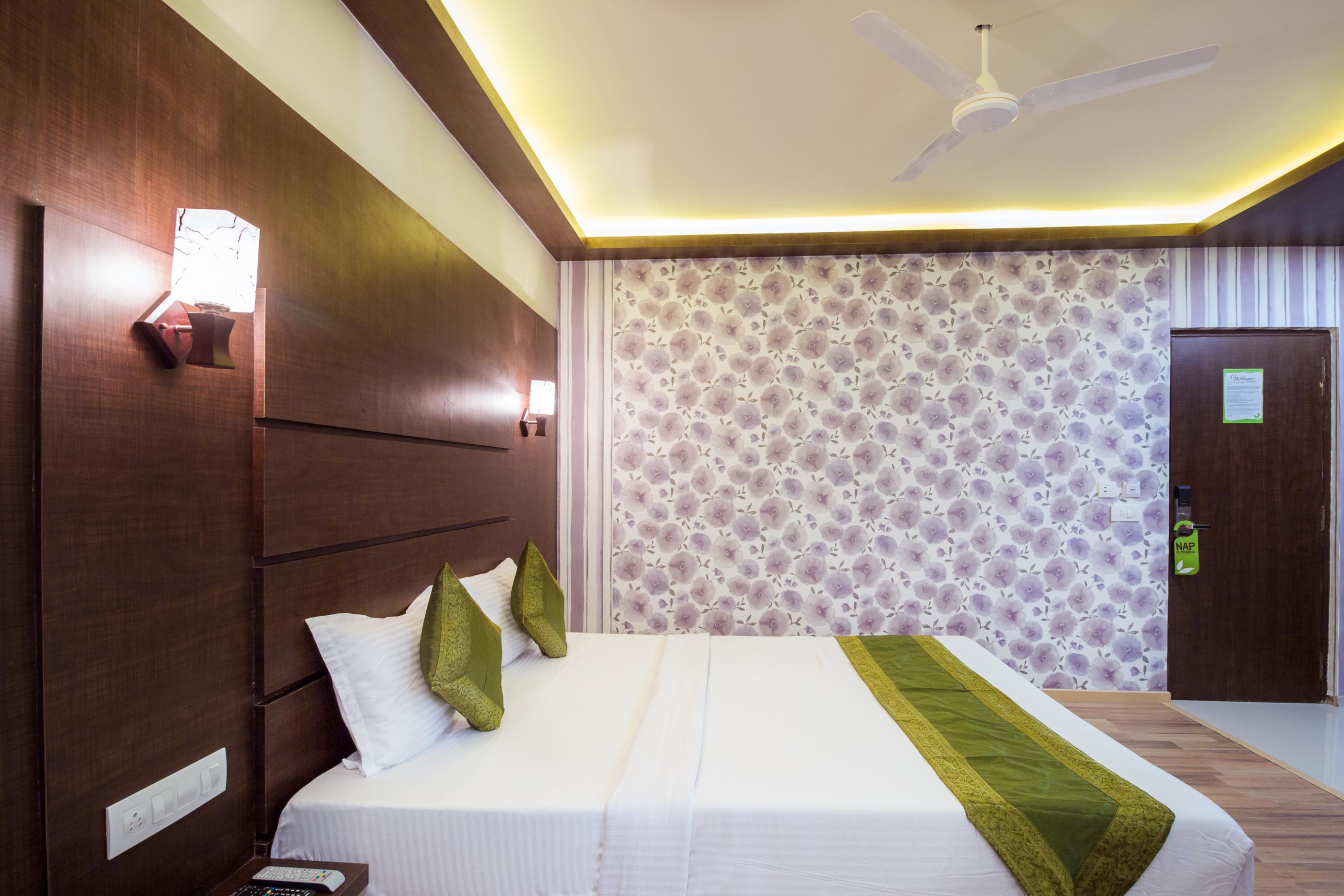 Itsy Hotels Arastu Inn - Tap to explore photos