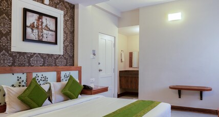 Treebo The Qasr Room Type - Deluxe Room
