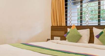 Treebo Five Elements With Swimming Pool Room Type - Standard Room