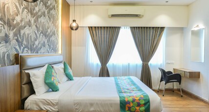 Treebo Pappilon Palace, PVS Circle Room Type - Deluxe Room