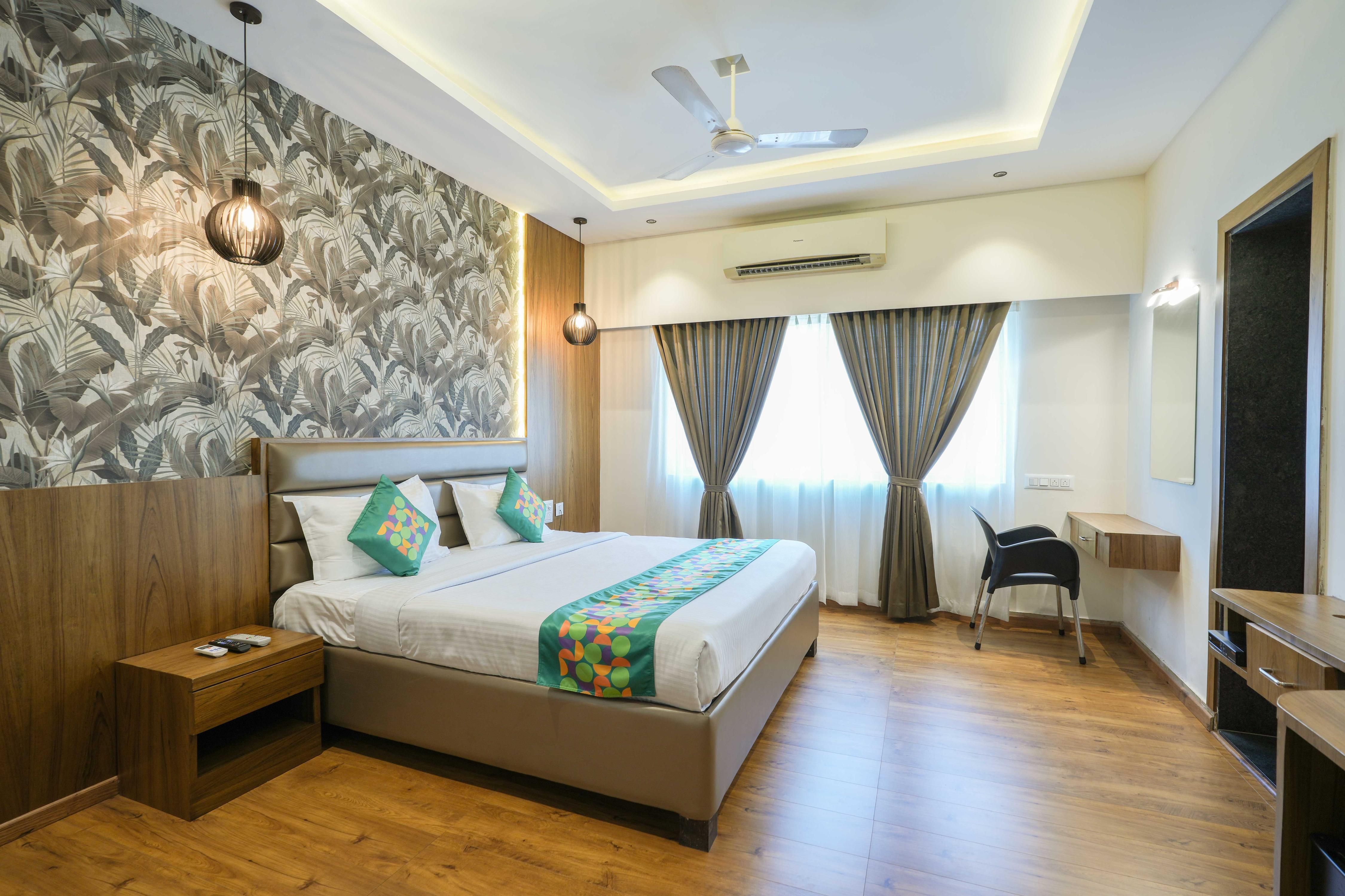 Treebo Pappilon Palace, PVS Circle