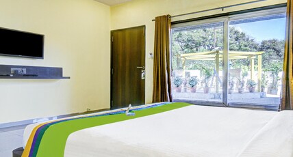 Treebo JP Cottage With Swimming Pool Room Type - Standard Room