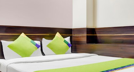 Treebo Royal Sun Palace MP Nagar Zone 2 Room Type - Standard Room