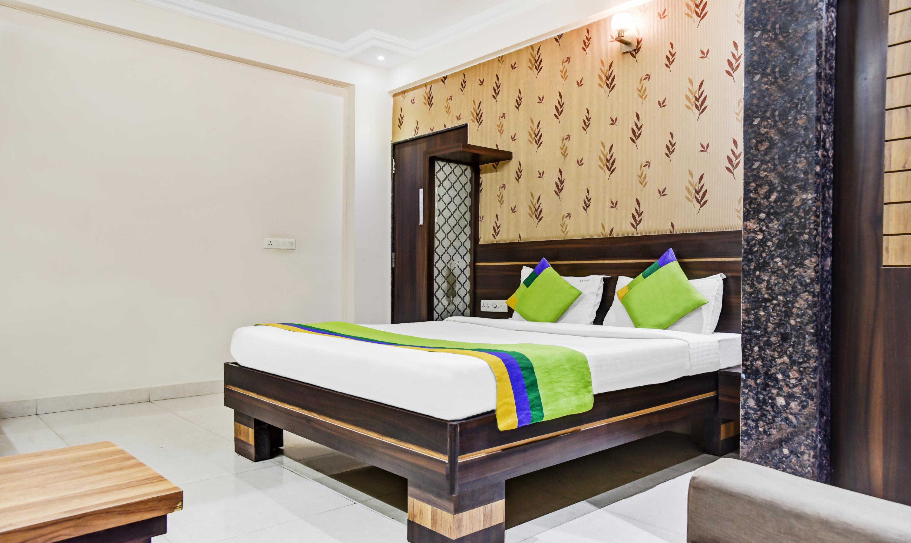 Treebo Royal Sun Palace MP Nagar Zone 2 Room Type - Deluxe Room