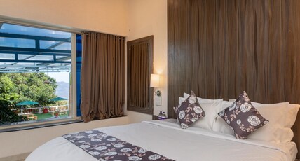 Dwarkadhish Palm Valley(Pure Veg),Mahabaleshwar Room Type - Pool View Suite