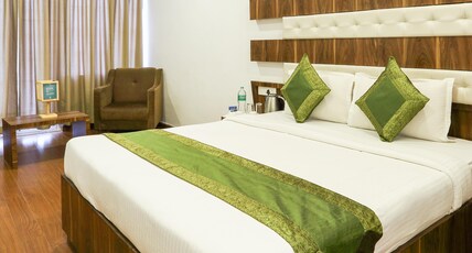 Treebo Skydale Inn & Suites With Mountain View Room Type - Deluxe Room with Mountain View