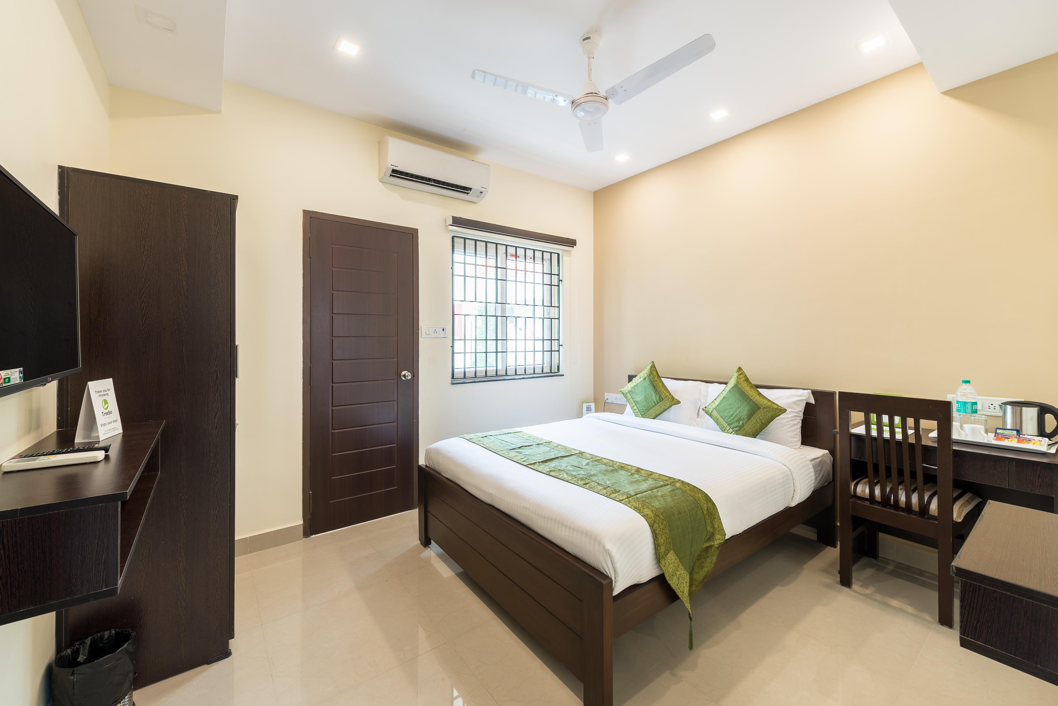 Treebo Adin Residence Chennai Trade Centre Room Type - Deluxe Room
