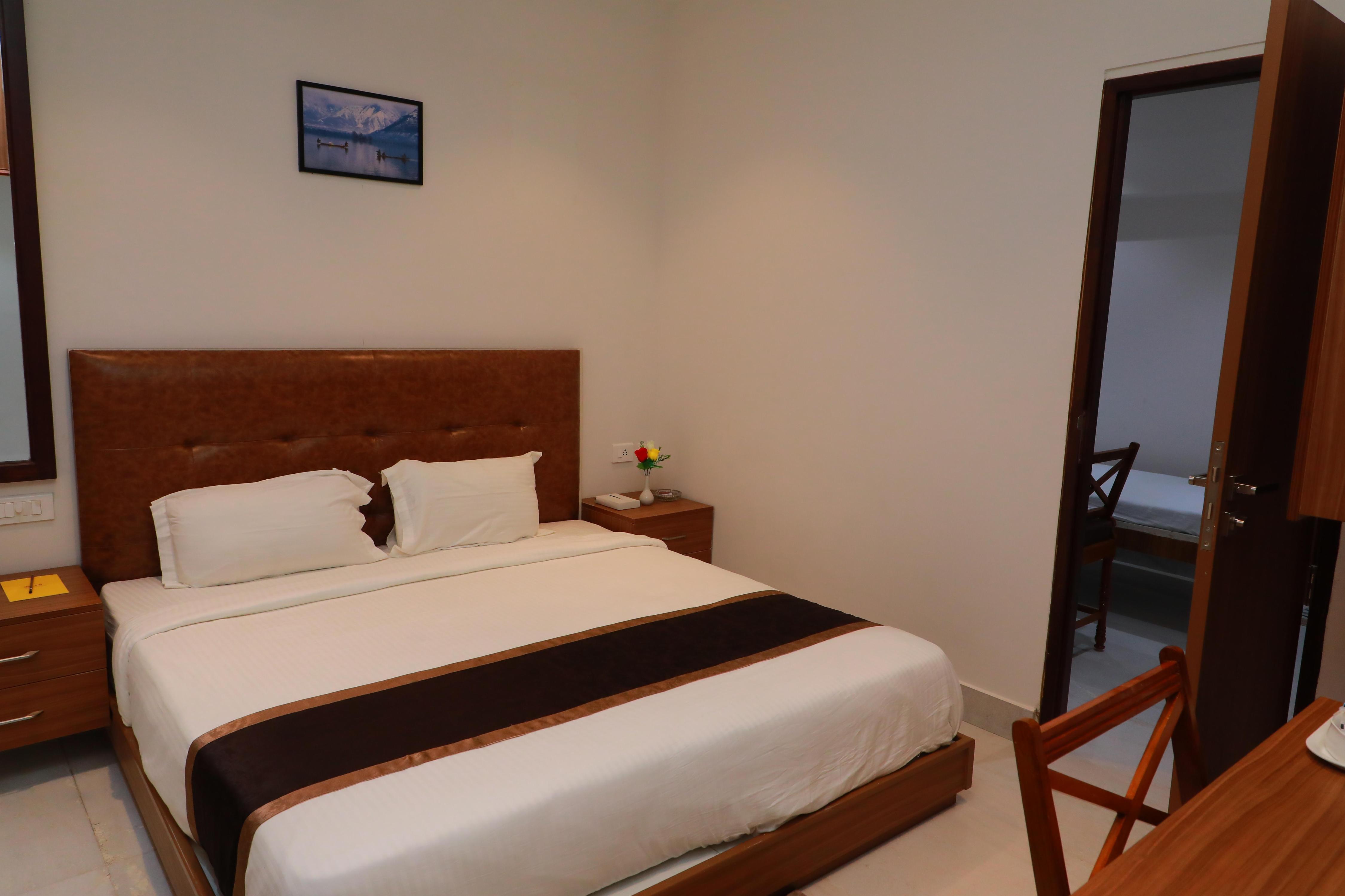 T.M INN Room Type - SUITE 3 BED AC ROOM