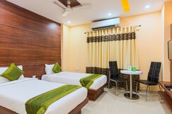 Treebo Globe International, Near Kalighat Mandir