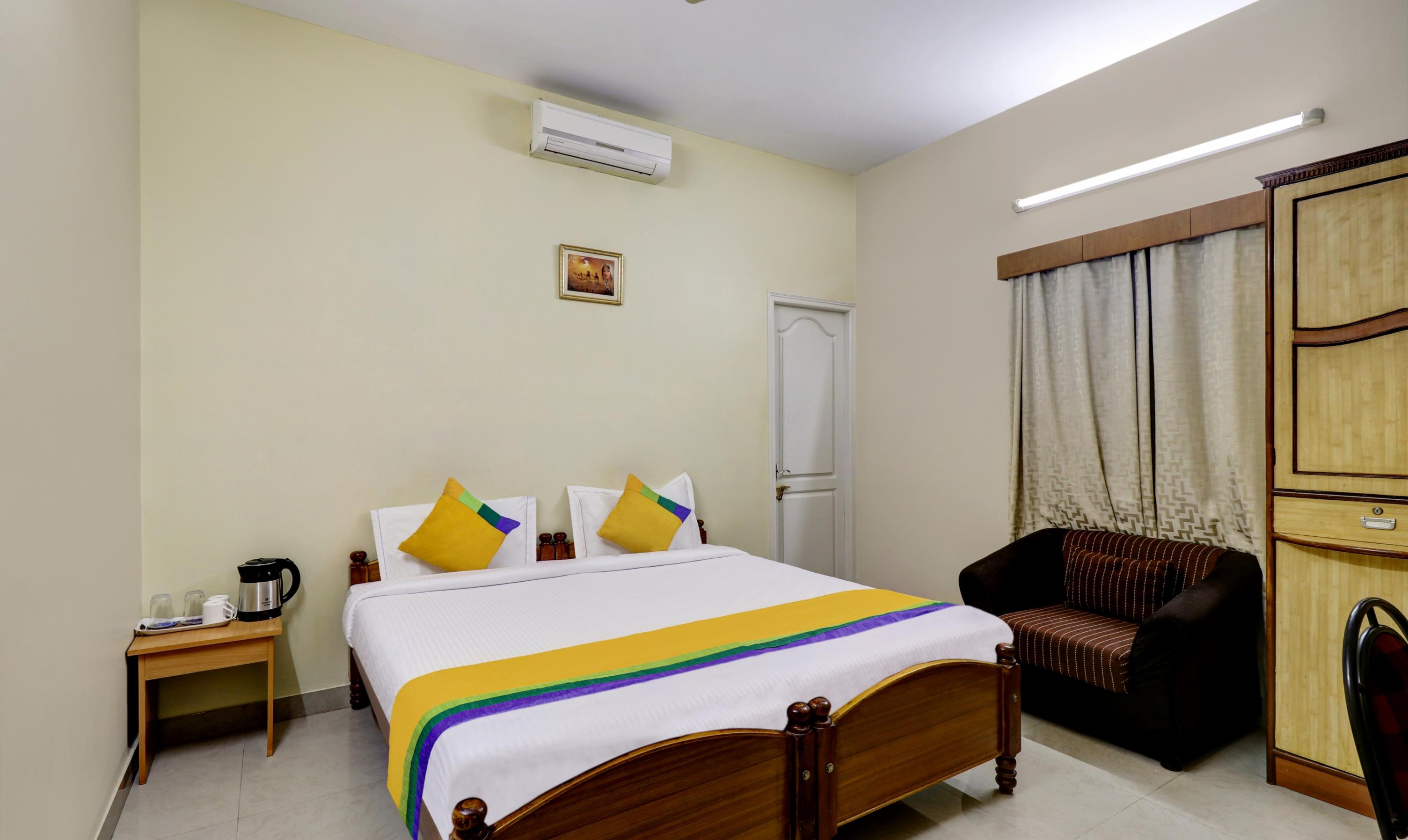 Itsy Hotels Shree Comforts Room Type - Standard Room